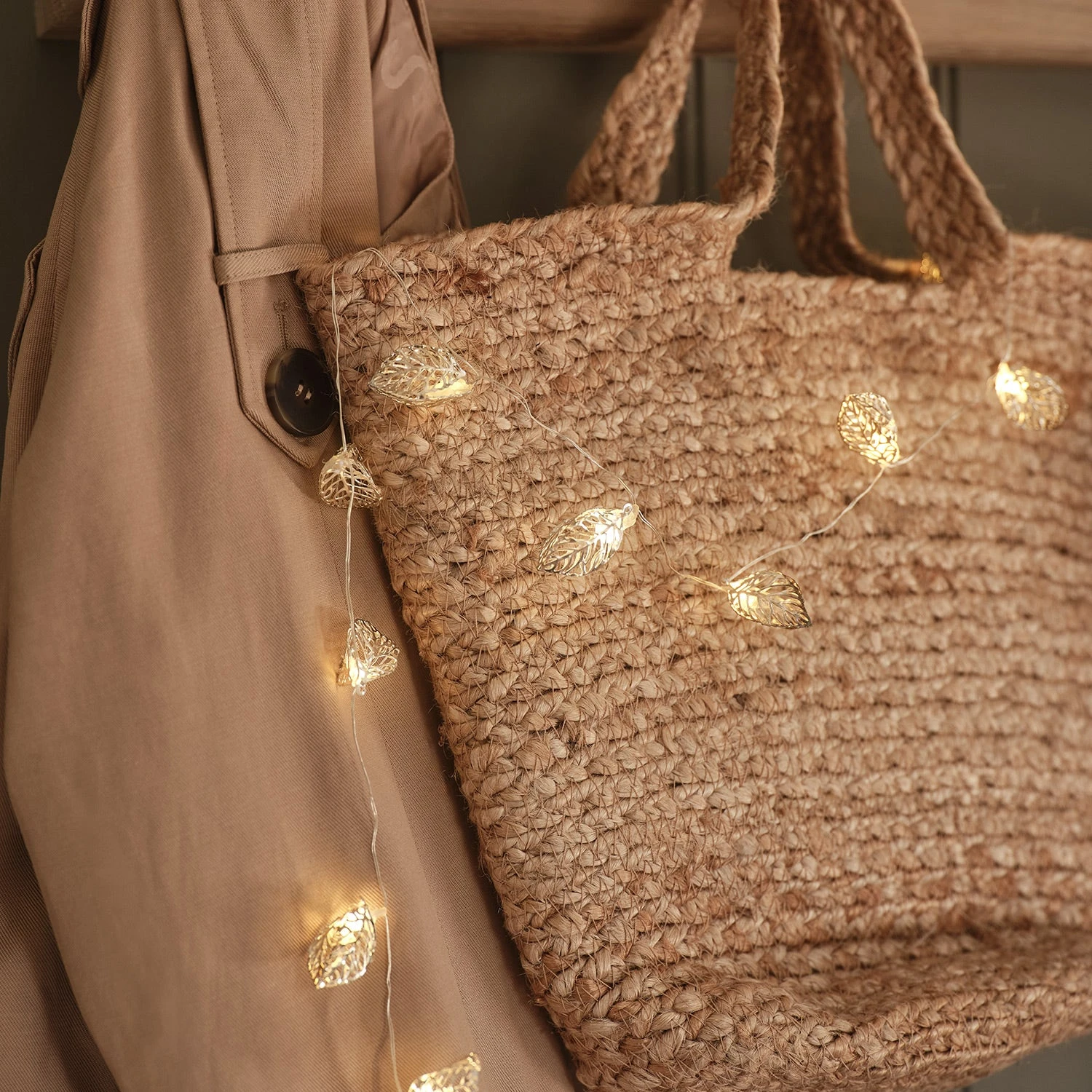 Guirlande Micro LED à 20 Feuilles Filigranes Argentées 2 Guirlande Micro LED à 20 Feuilles Filigranes Argentées – Image 2