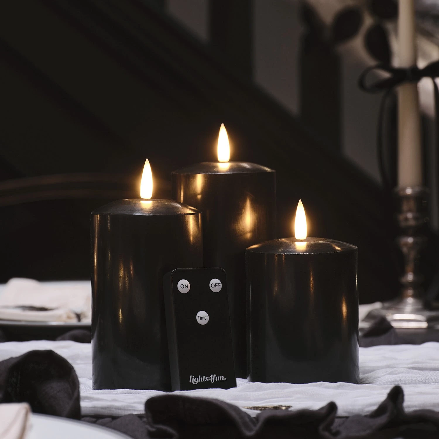 3 Bougies Piliers TruGlow® Noires à LED 3 3 Bougies Piliers TruGlow® Noires à LED – Image 3