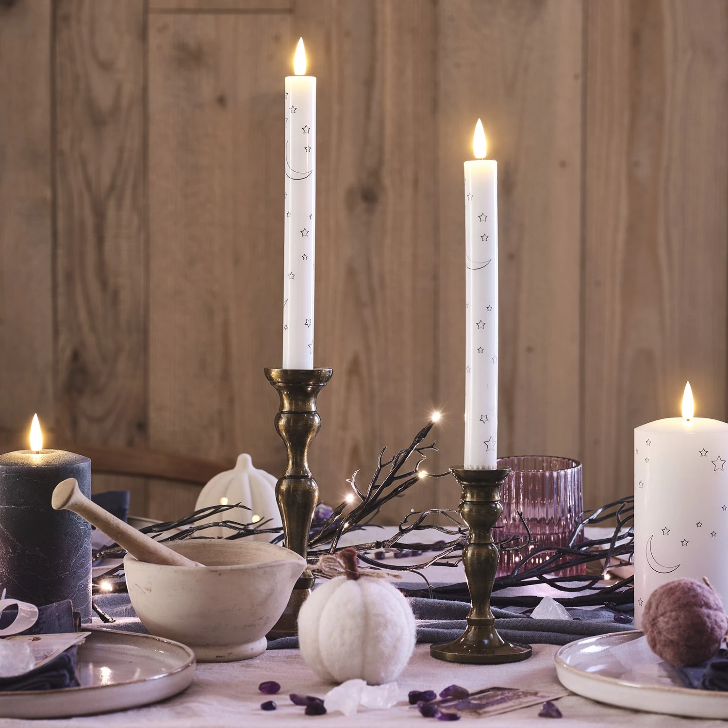 2 Chandelles TruGlow® à Motif Lunes Et Étoiles 1 2 Chandelles TruGlow® à Motif Lunes Et Étoiles