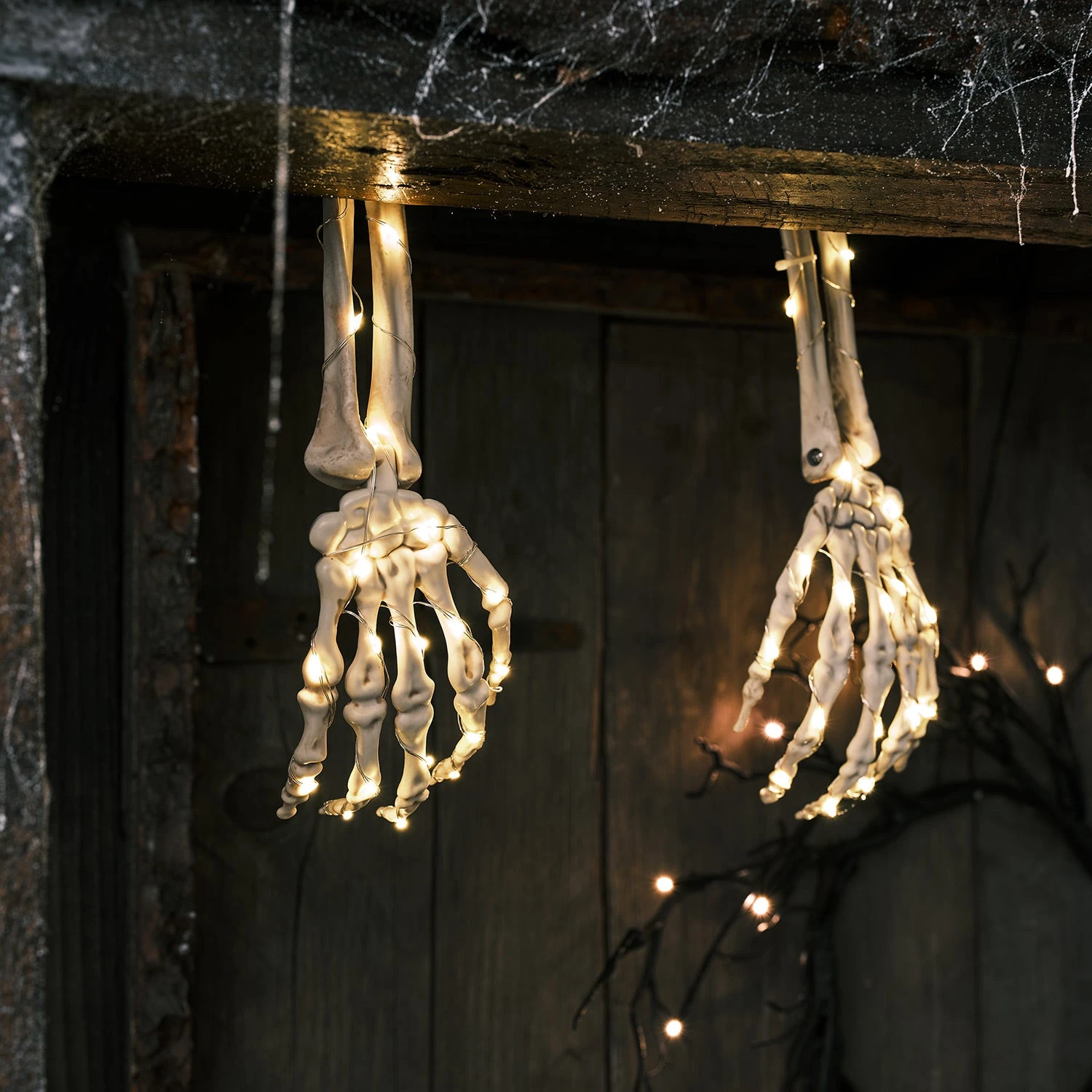 2 Piquets De Jardin D’Halloween En Forme De Main De Squelette 2 2 Piquets De Jardin D’Halloween En Forme De Main De Squelette – Image 2