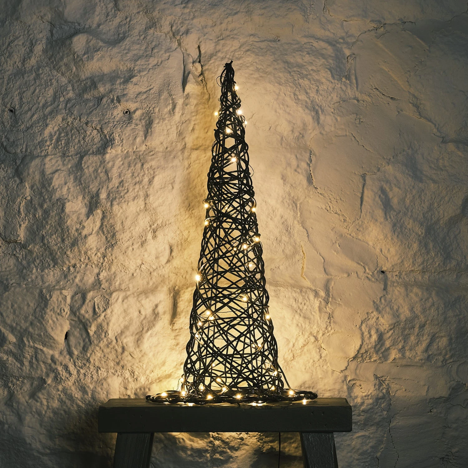 Chapeau De Sorcière à LED De 50 Cm En Rotin 2 Chapeau De Sorcière à LED De 50 Cm En Rotin – Image 2