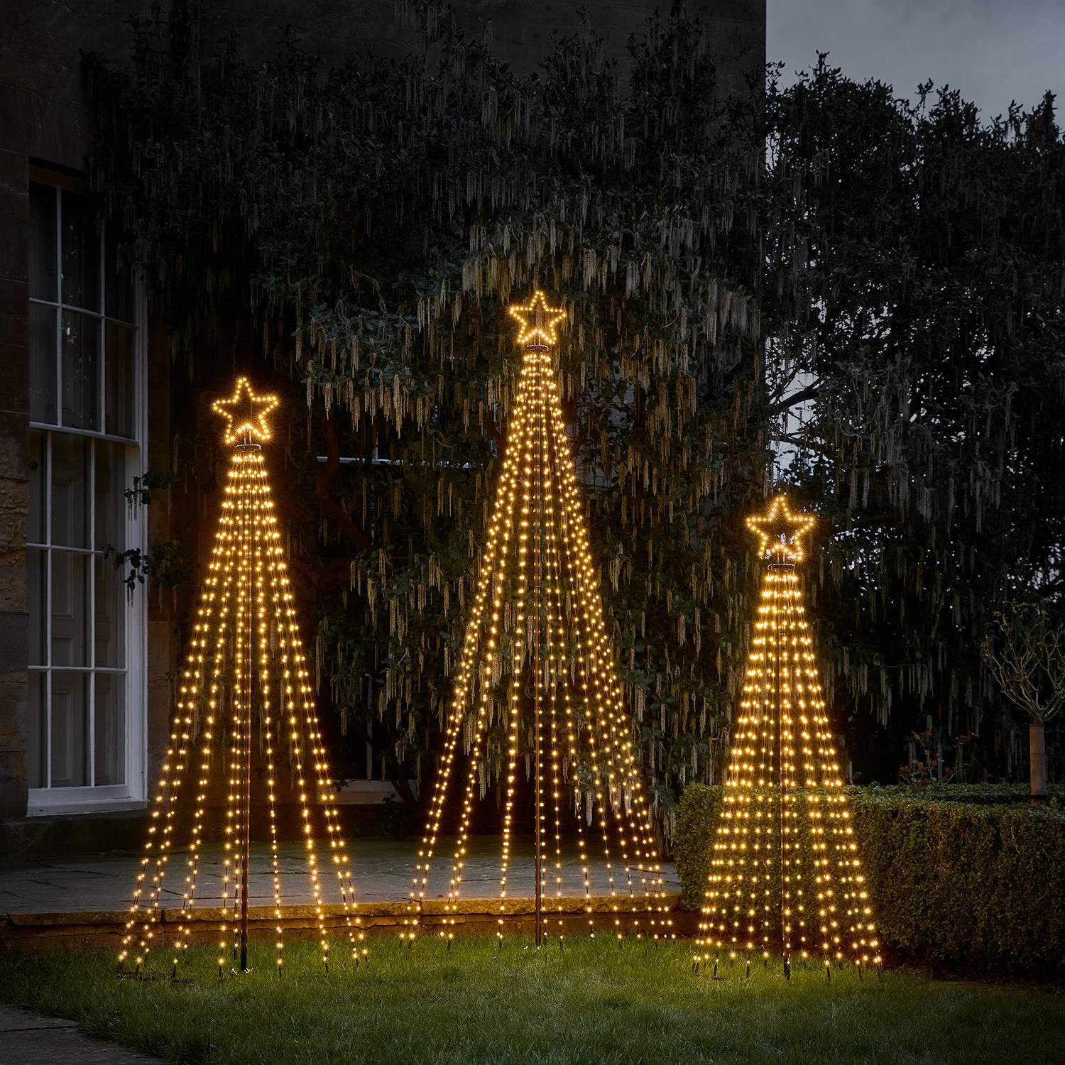 Sapin De Noël Cône Lumineux D’Extérieur De 2,4 M à 706 LED Blanc Chaud 2 Sapin De Noël Cône Lumineux D’Extérieur De 2,4 M à 706 LED Blanc Chaud – Image 2
