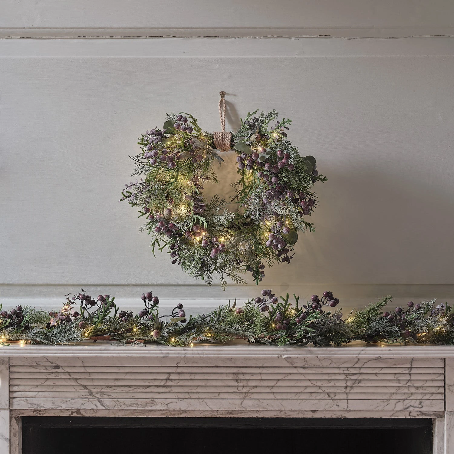 Couronne En Forme De Cœur Pré-illuminée Aux Baies Pourpres 5 Couronne En Forme De Cœur Pré-illuminée Aux Baies Pourpres – Image 5