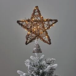 Lot De Décorations De Noël Lumineuses En Rotin 7 Lot De Décorations De Noël Lumineuses En Rotin -Noel Deco Magasin L4F25018 cimier de sapin etoile en rotin a micro led 1 1