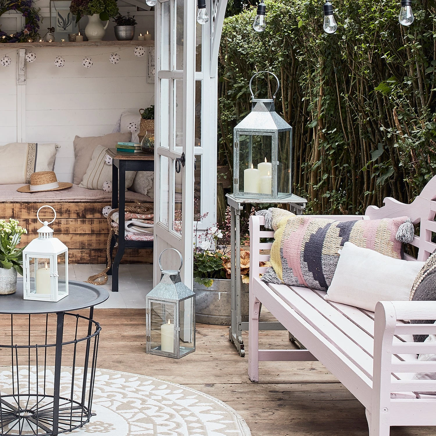 Grande Lanterne D'Extérieur Hayle En Métal, Avec Bougie TruGlow® 7 Grande Lanterne D'Extérieur Hayle En Métal, Avec Bougie TruGlow® – Image 7