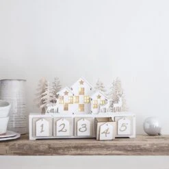 Calendrier De L'Avent En Forme De Maison Scandinave 7 Calendrier De L'Avent En Forme De Maison Scandinave -Noel Deco Magasin LL22075 calendrier de lavent en forme de maison scandinave p3