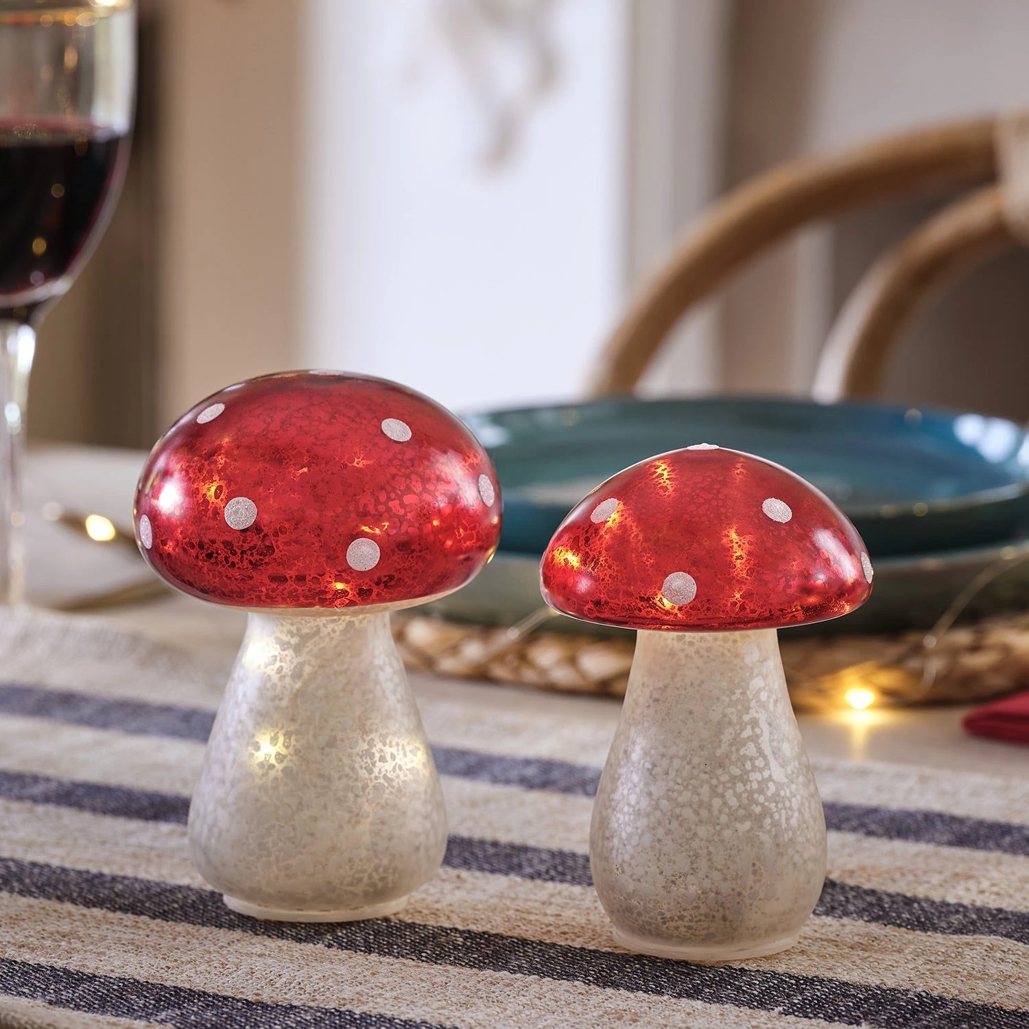 Lot De 2 Champignons De Noël Lumineux En Verre Moucheté 1 Lot De 2 Champignons De Noël Lumineux En Verre Moucheté