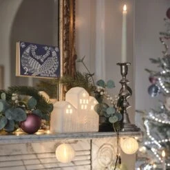 Maison Lumineuse En Céramique 7 Maison Lumineuse En Céramique -Noel Deco Magasin LL25014 maison lumineuse en ceramique sur une cheminee