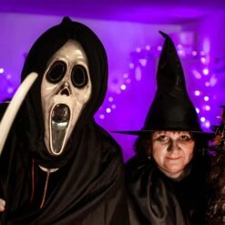 Guirlande Lumineuse Core Connect 50m 500 LED Violette Câble Transparent Raccordable 12 Guirlande Lumineuse Core Connect 50m 500 LED Violette Câble Transparent Raccordable -Noel Deco Magasin ML100UVC Halloween Lights Fancy Dress Witch Scream Mask P3 70246161 736f 4126 90fe ef5f4a4fdfdf