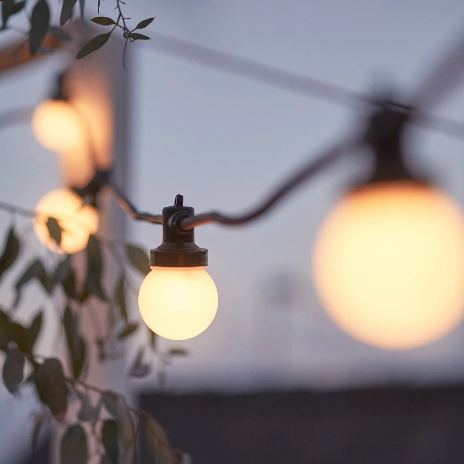 Guirlande Guinguette Pro Connect IP67, 10m 20 LED Blanc Chaud Câble Noir Raccordable 7 Guirlande Guinguette Pro Connect IP67, 10m 20 LED Blanc Chaud Câble Noir Raccordable – Image 7