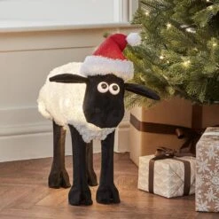 Shaun Le Mouton™ Figurine Lumineuse 21 Shaun Le Mouton™ Figurine Lumineuse -Noel Deco Magasin STS01 Shaun le mouton en interieur 3