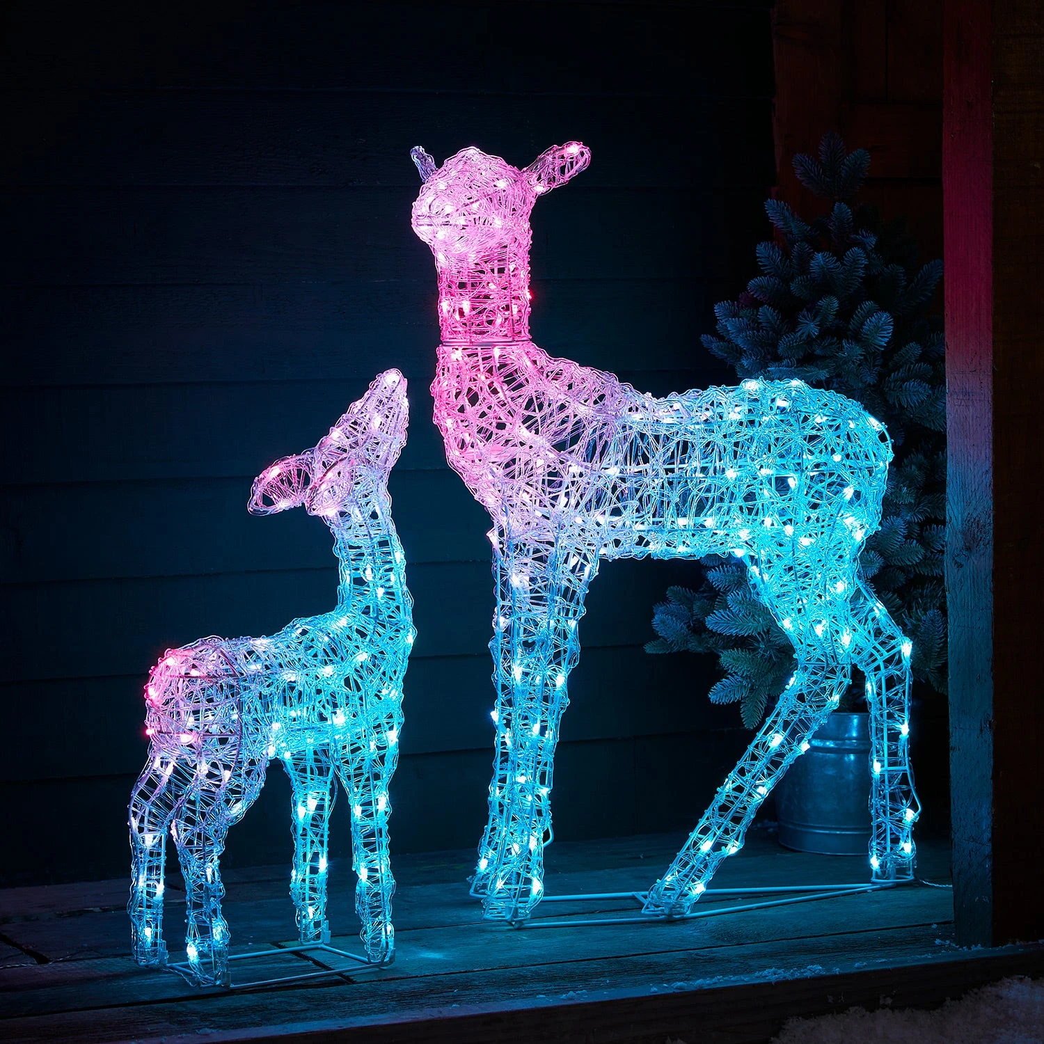 Duo Biche Et Faon De Noël Lumineux Connectés Twinkly 8 Duo Biche Et Faon De Noël Lumineux Connectés Twinkly – Image 8