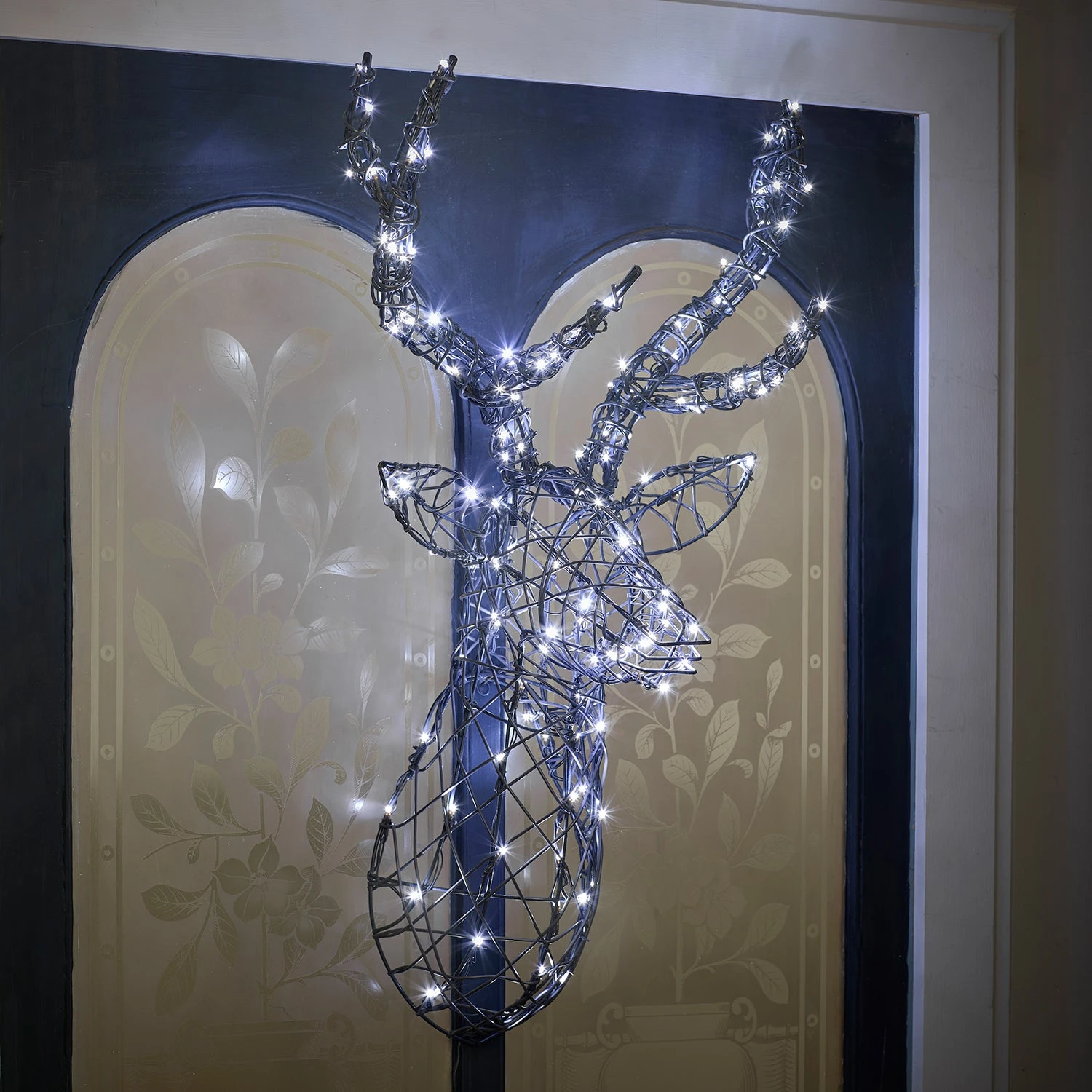 Tête De Cerf Lumineuse Harlow En Rotin 24v 2 Tête De Cerf Lumineuse Harlow En Rotin 24v – Image 2