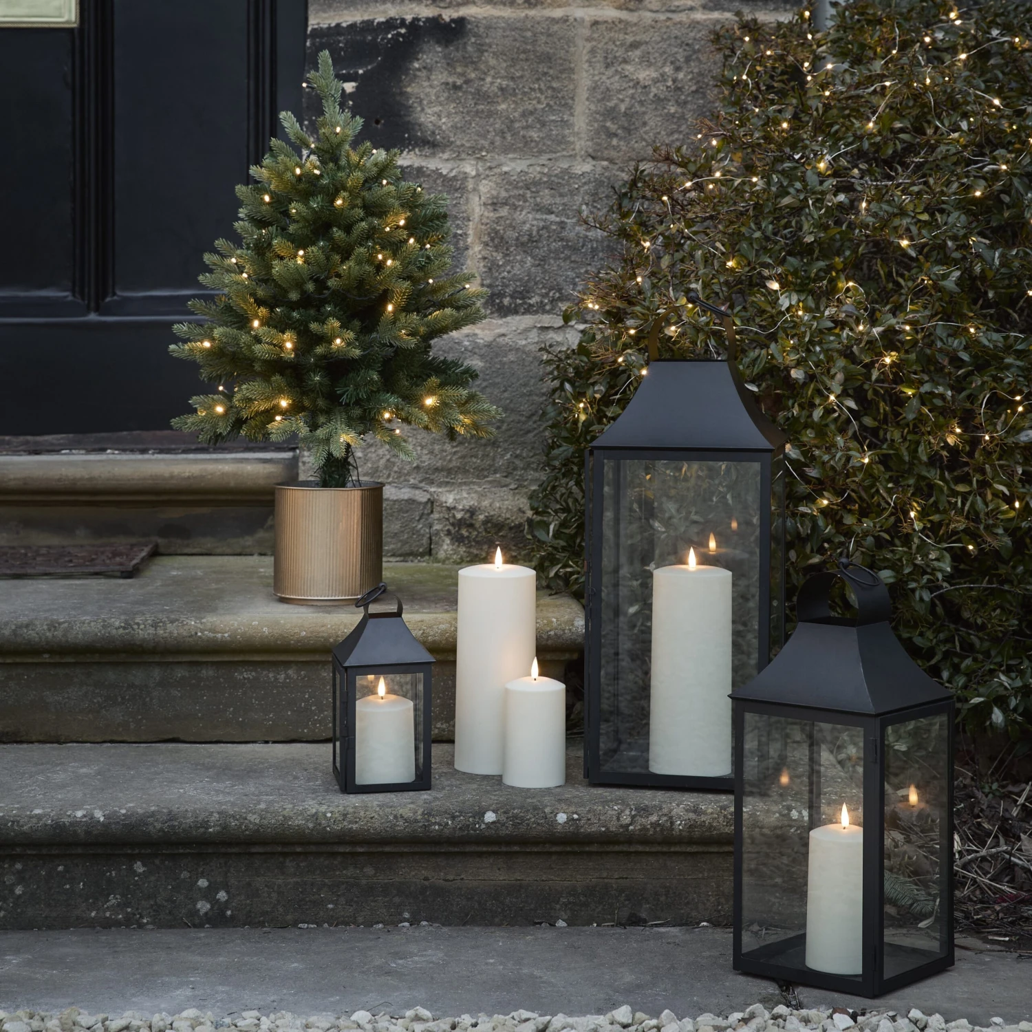 Sapin De Noël Extérieur Pré-éclairé De 75 Cm En Pot Doré 3 Sapin De Noël Extérieur Pré-éclairé De 75 Cm En Pot Doré – Image 3